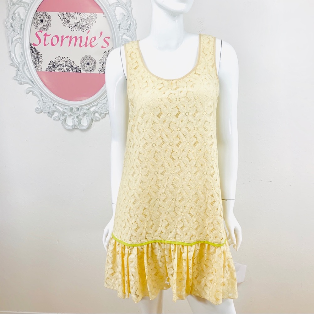 A’reve Anthro / Cream Lace Crochet Green Ruffled